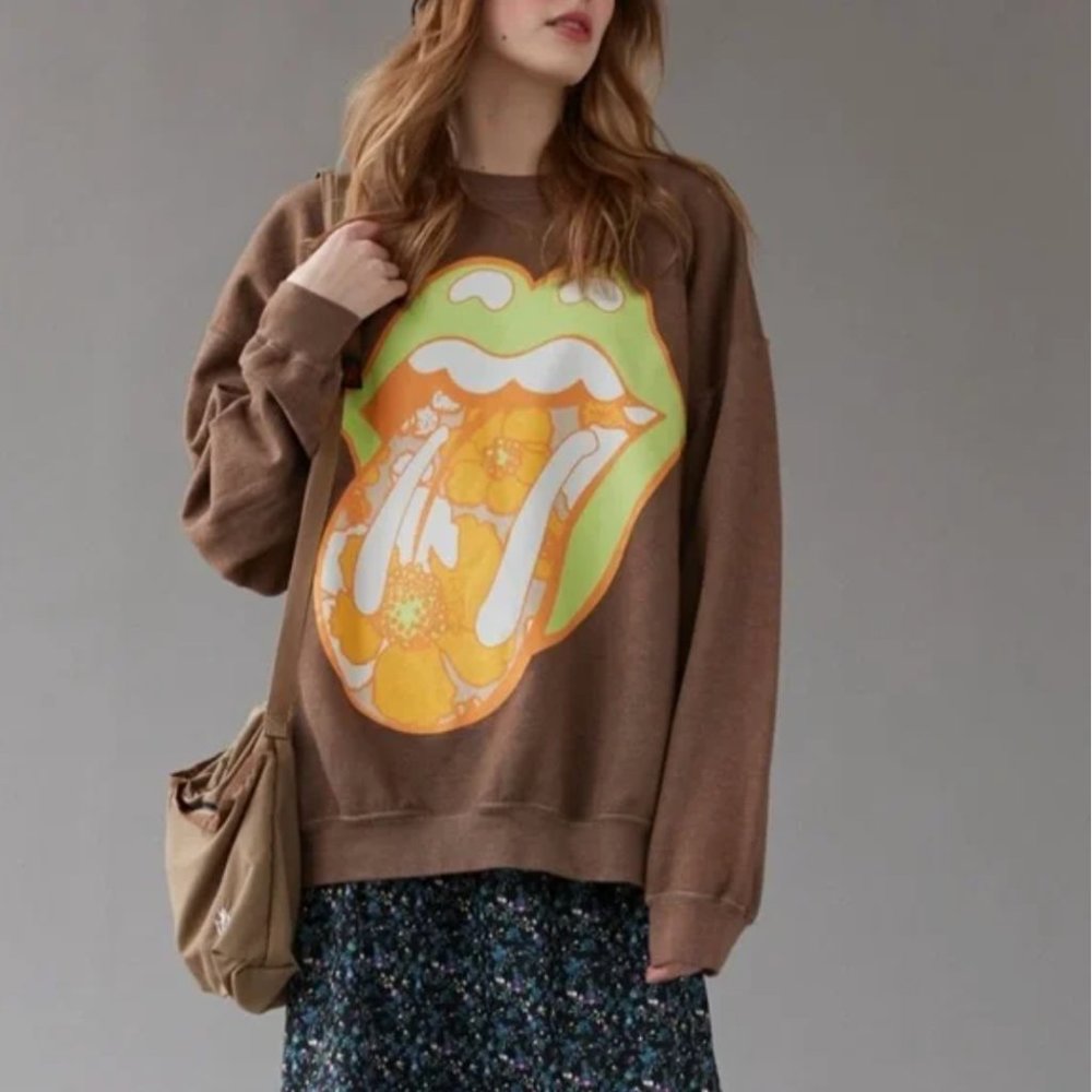 NWT Urban Outfitters Brown Rolling Stones Oversized Sweatshirt womens S
